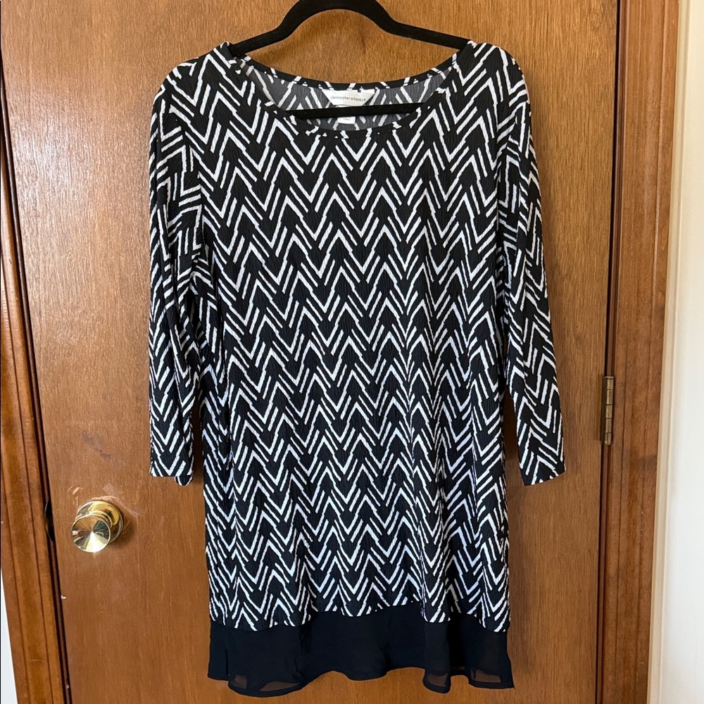 Christopher & Banks Black and White Zigzag Top